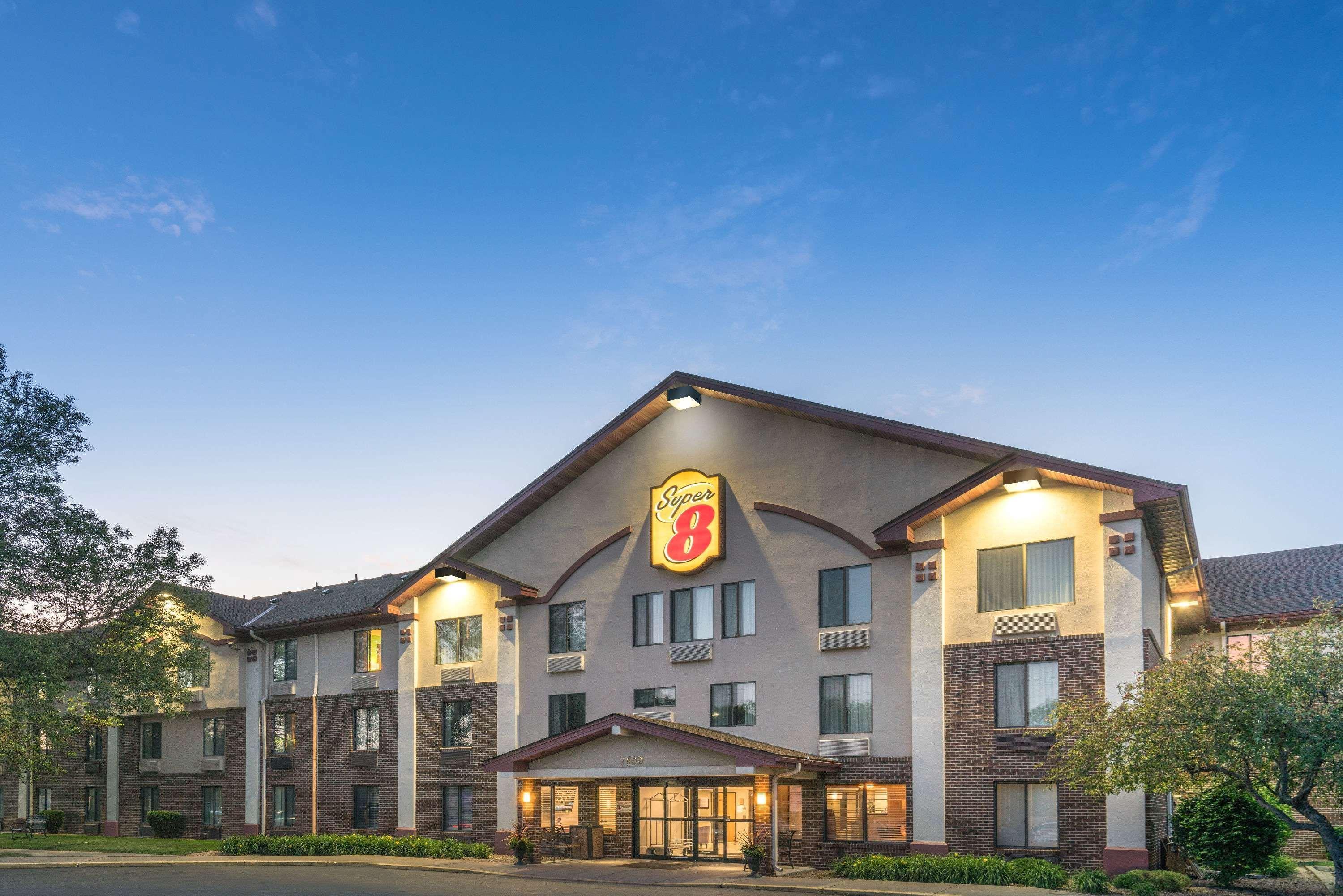 Готель Super 8 By Wyndham Bloomington/Airport Екстер'єр фото