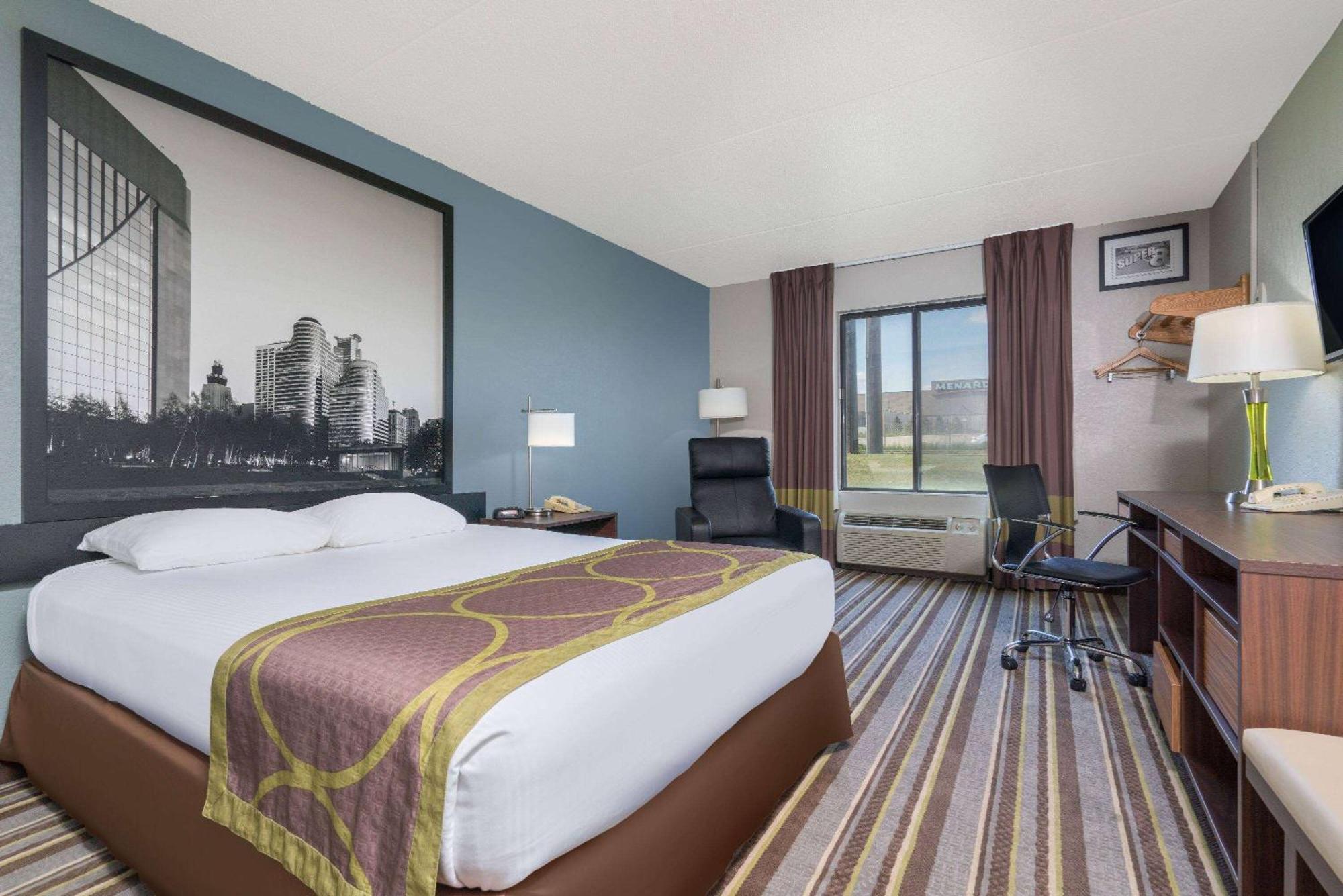 Готель Super 8 By Wyndham Bloomington/Airport Екстер'єр фото